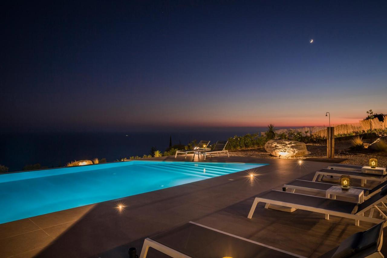 Kefalonian Escape Suites Valeriánosz Kültér fotó